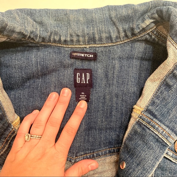GAP Denim Jacket - Picture 2 of 5